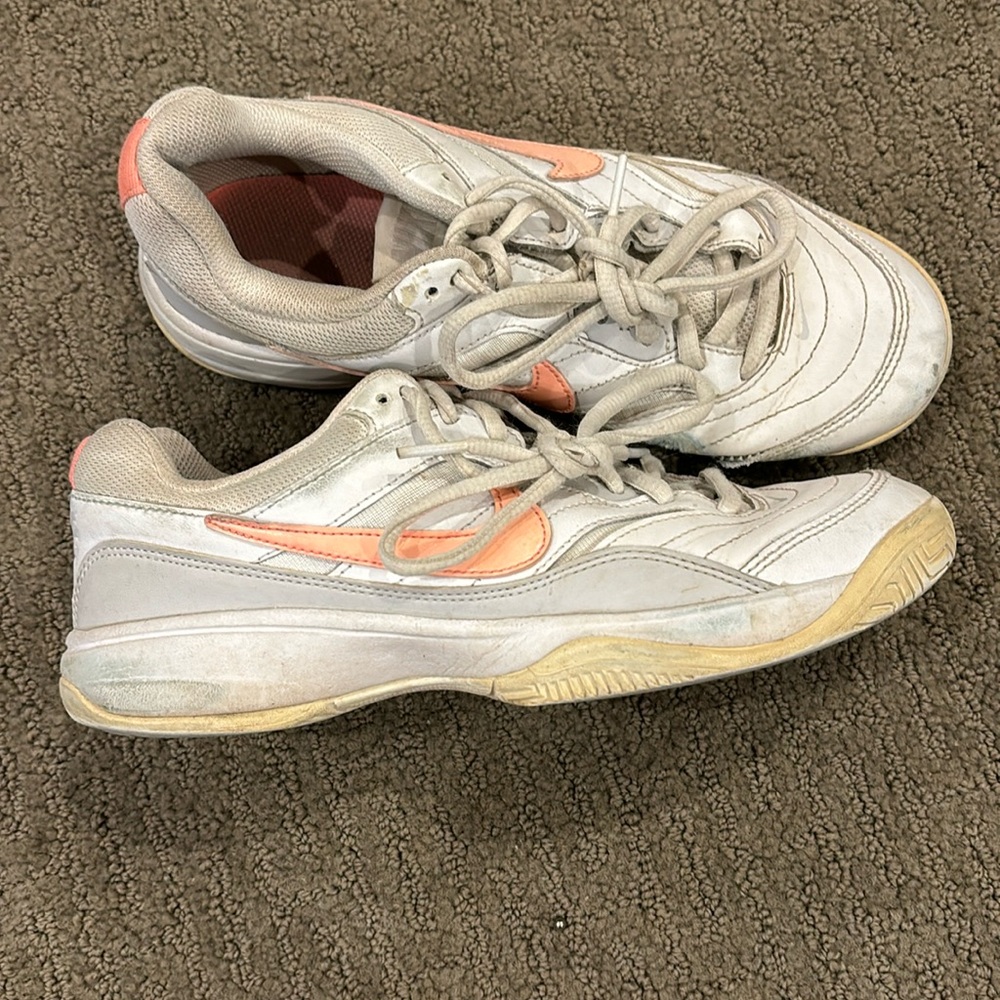 Nike Tennis Shoes